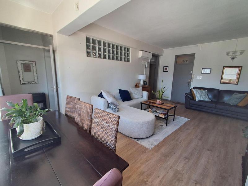 2 Bedroom Property for Sale in Sea Point Western Cape